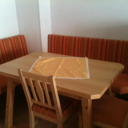 Haus Koenig דירה אוברגורגל